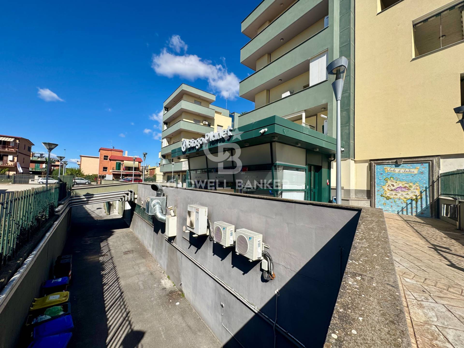 Locale commerciale in affitto a Roma