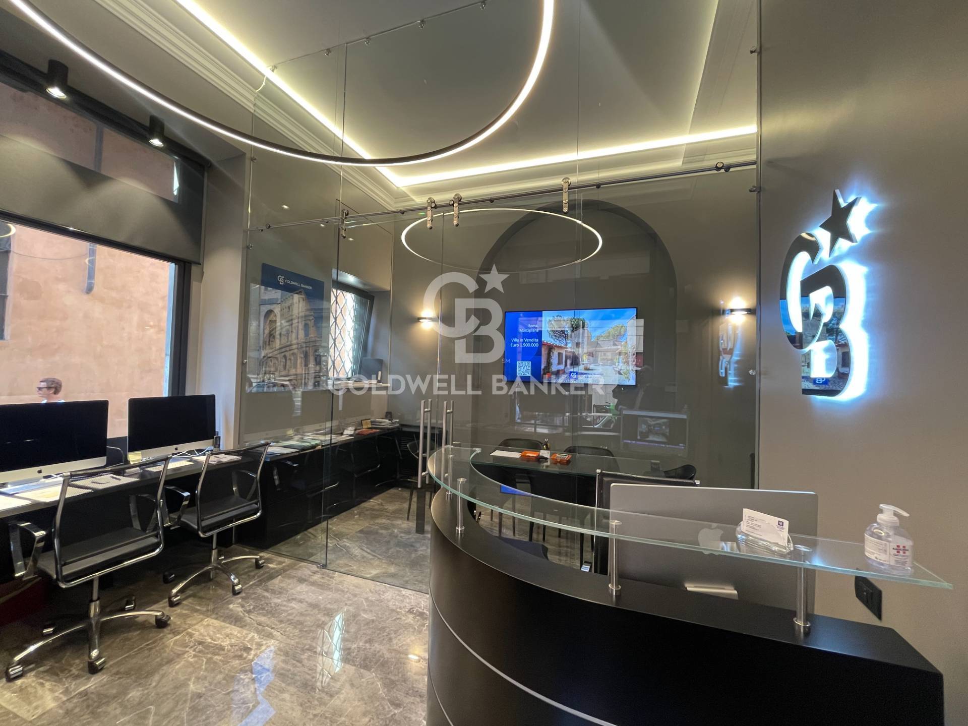 Locale commerciale in vendita a Roma, Talenti