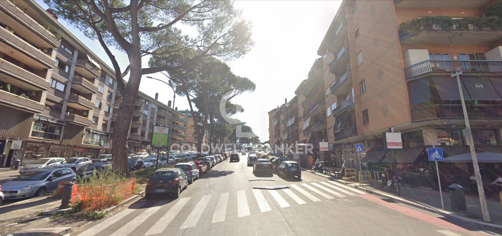 Locale commerciale in vendita a Roma, Talenti