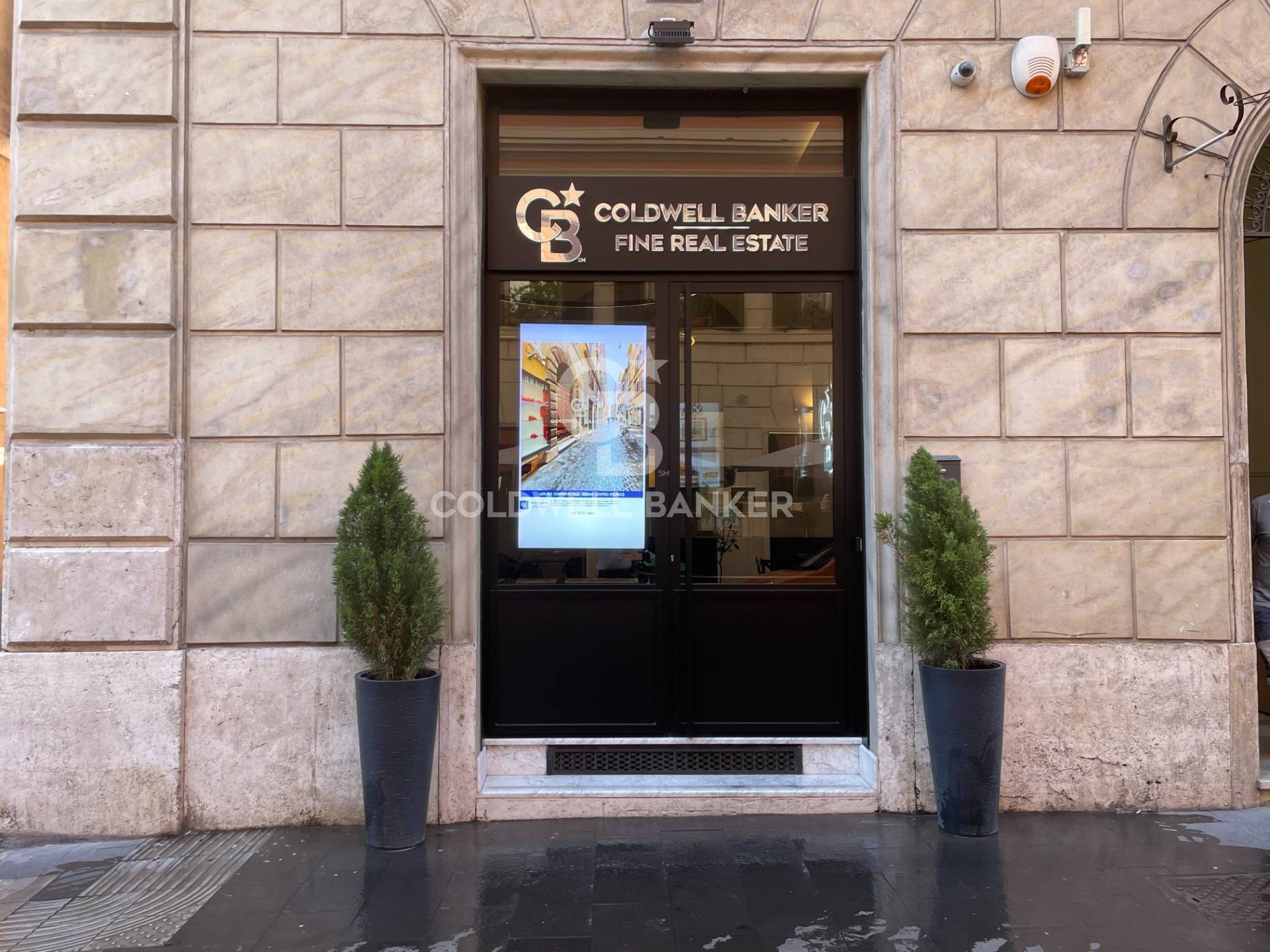 Locale commerciale in vendita a Roma, Talenti