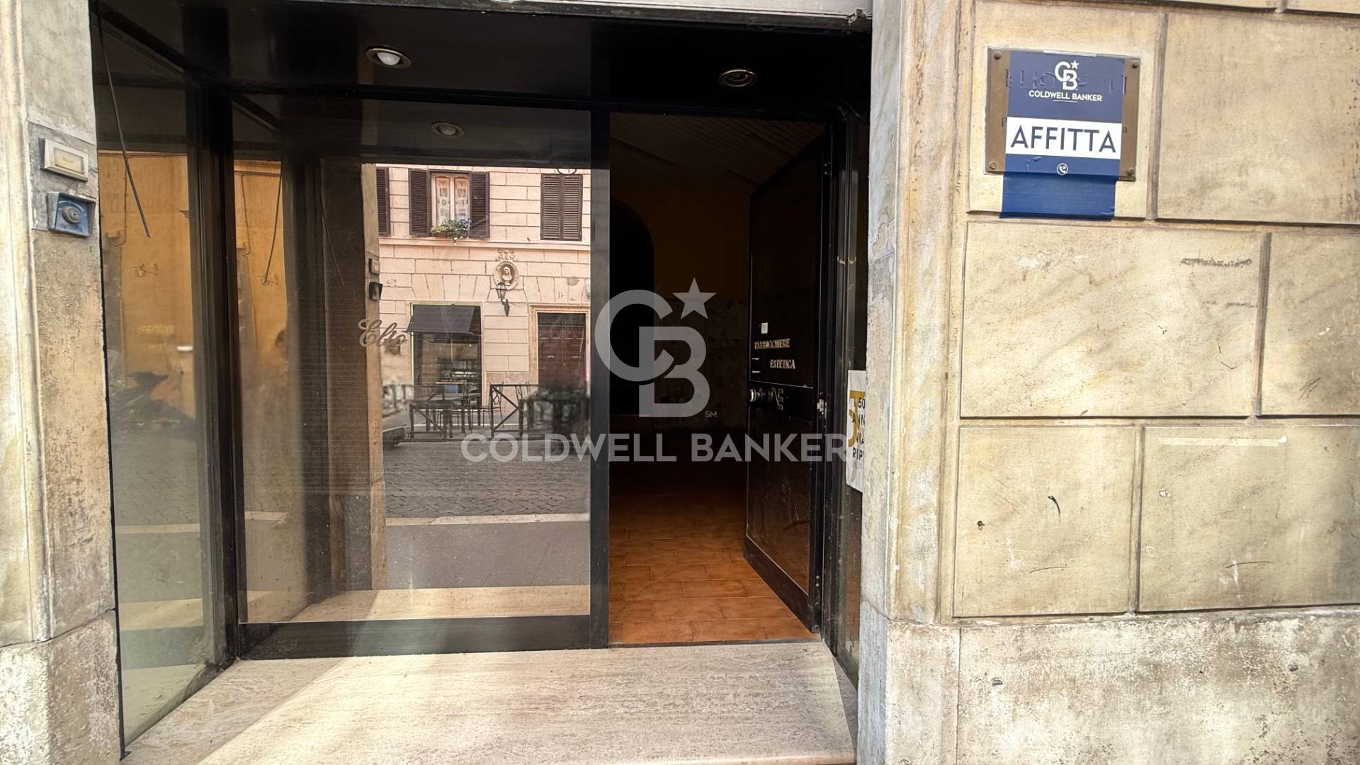 Locale commerciale in affitto a Roma, Centro Storico