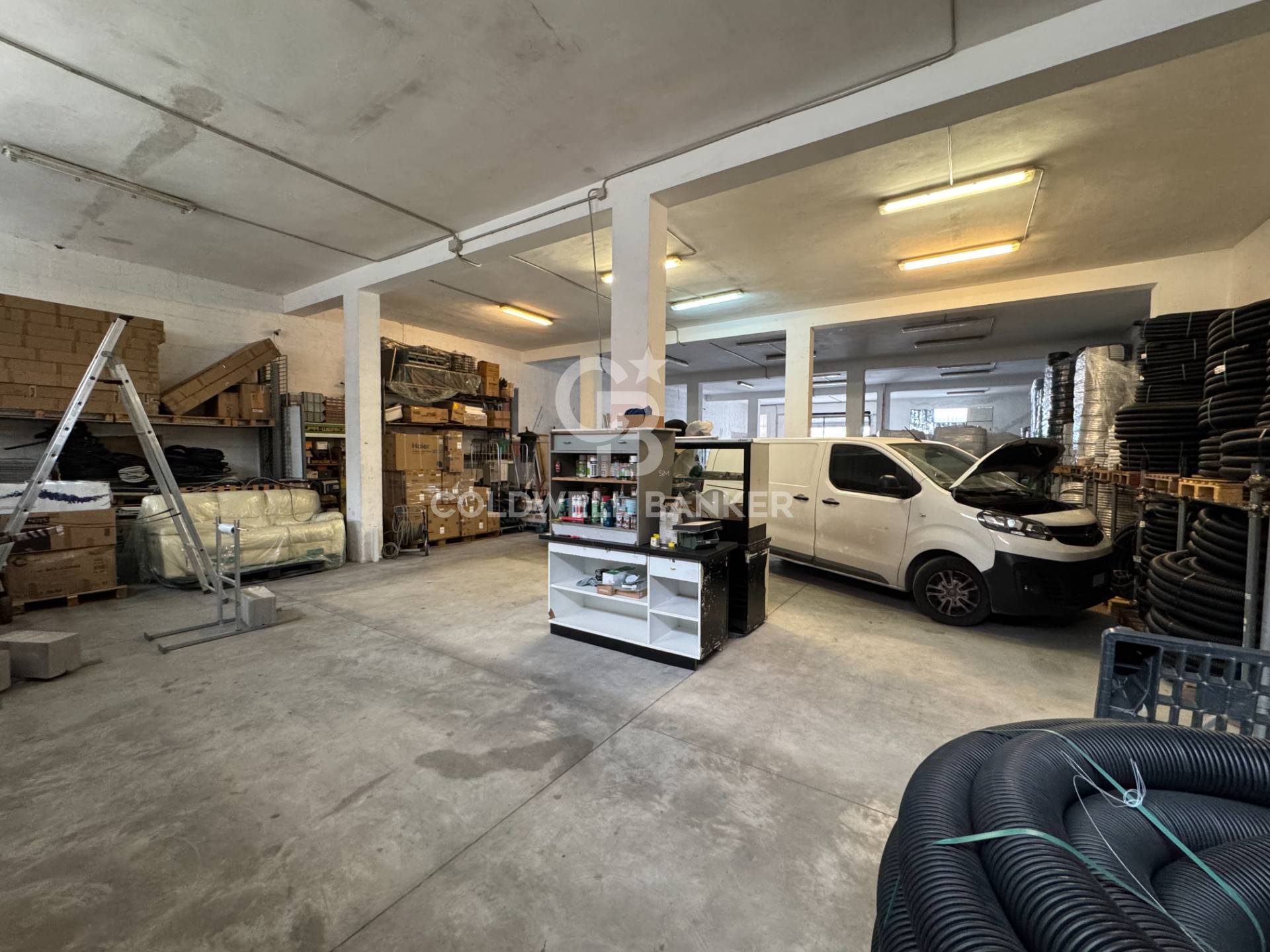 Locale commerciale in vendita a Roma, Tor Bella Monaca