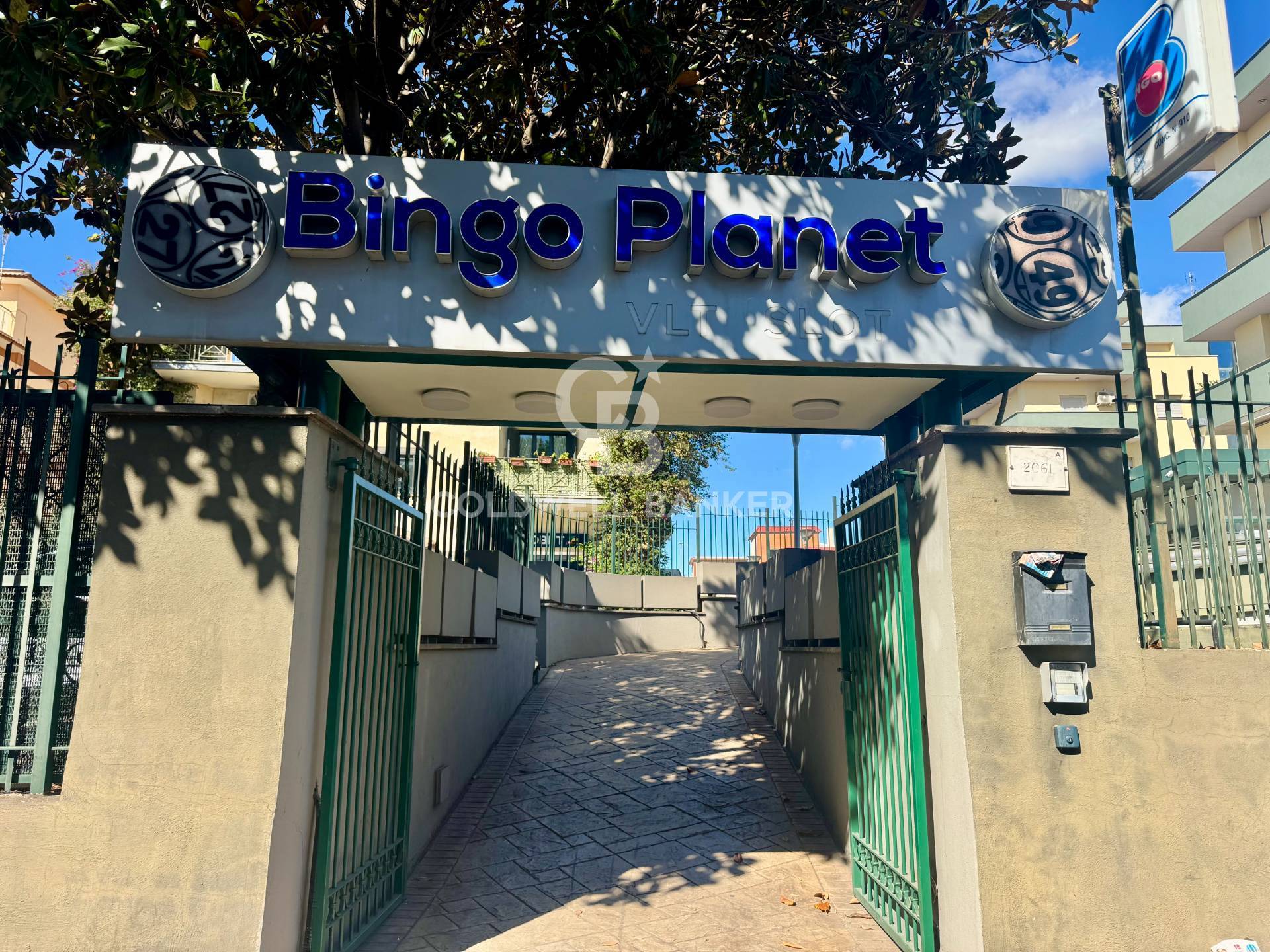 Locale commerciale in affitto a Roma, Finocchio