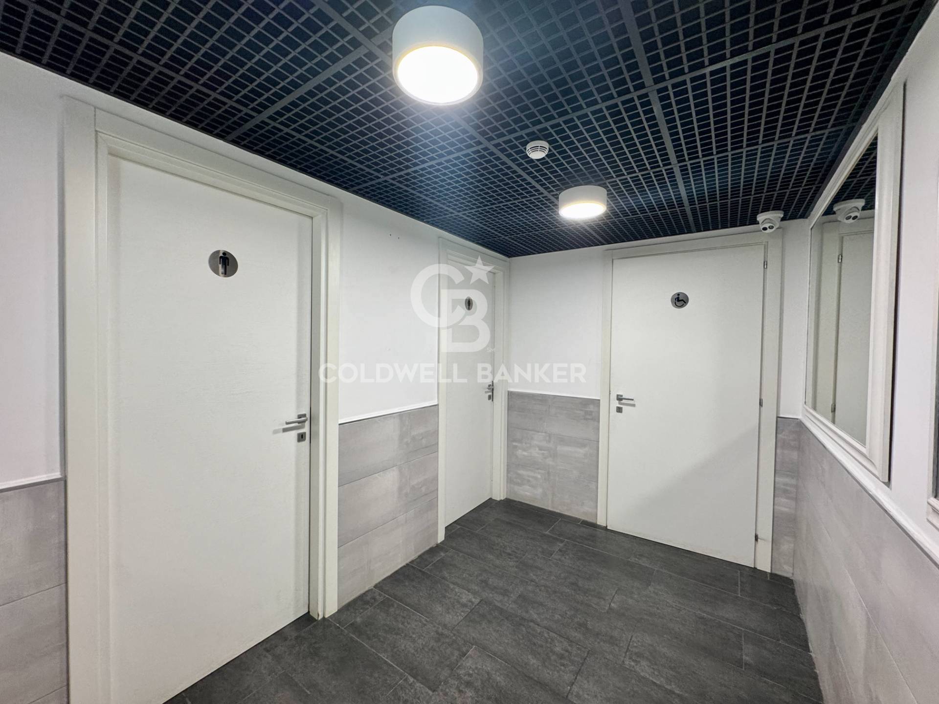 Locale commerciale in affitto a Roma, Finocchio