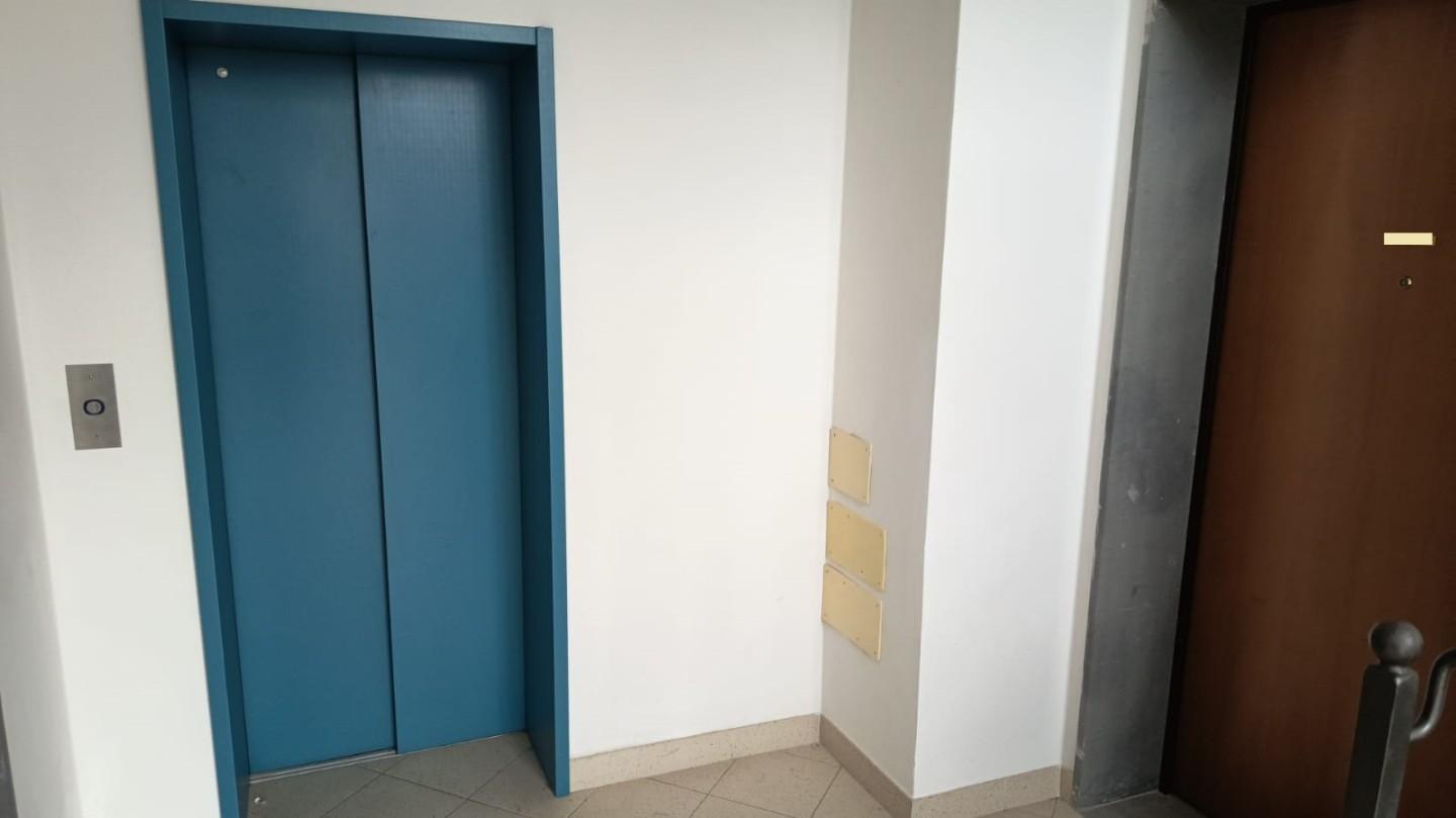 Ufficio in affitto a Cascina