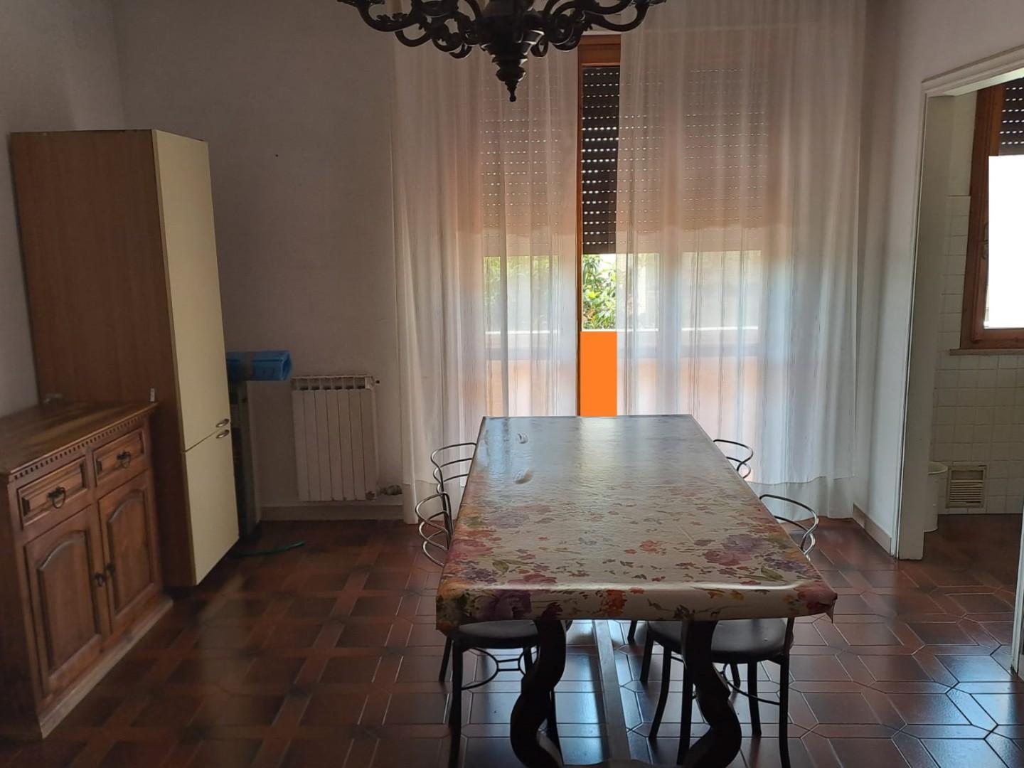 Quadrilocale arredato in affitto a Cascina