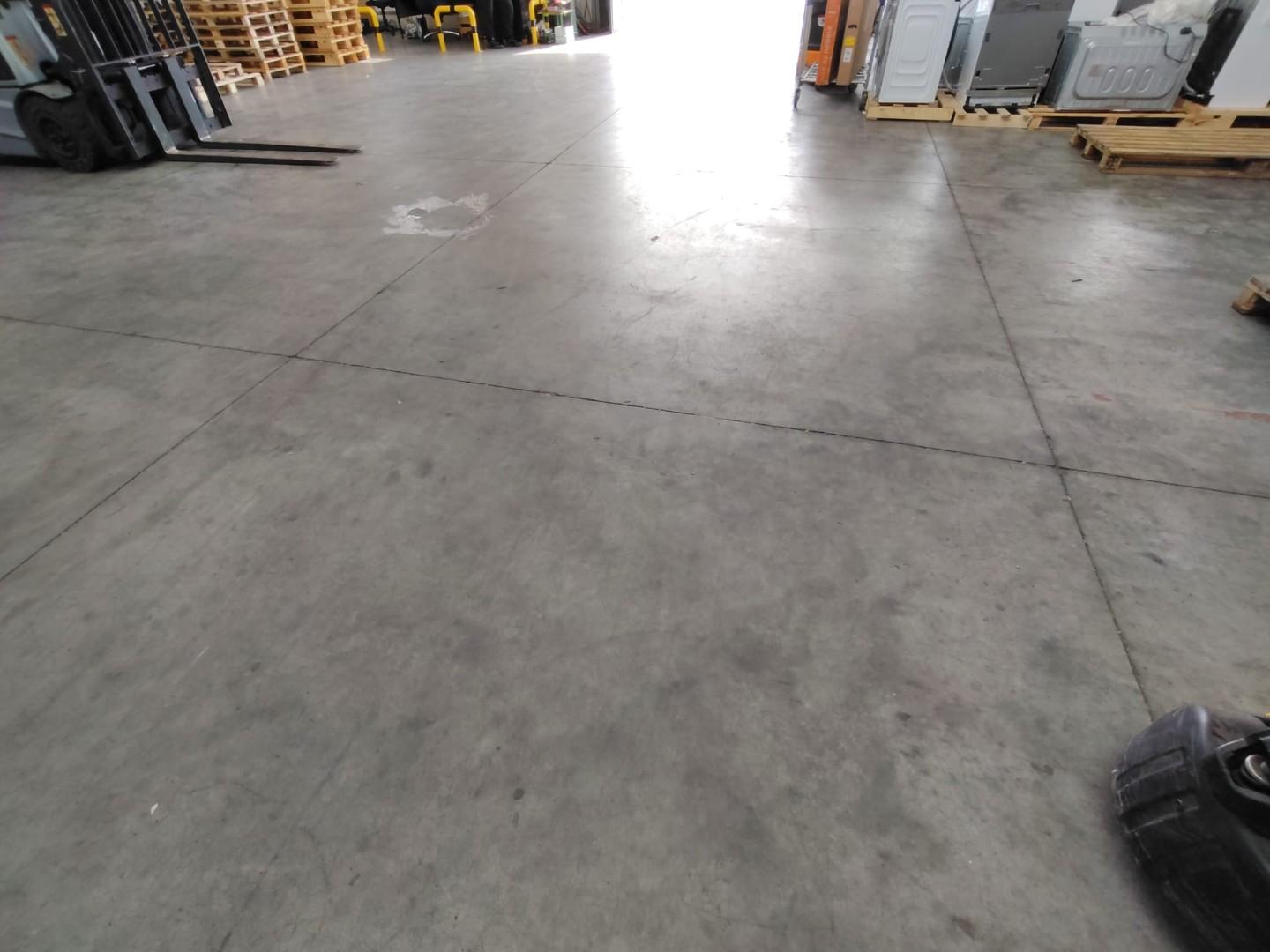 Capannone in affitto a Cascina