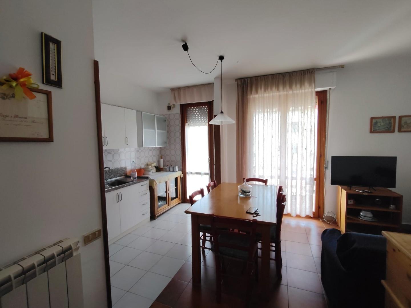 Trilocale con terrazzo a Cascina