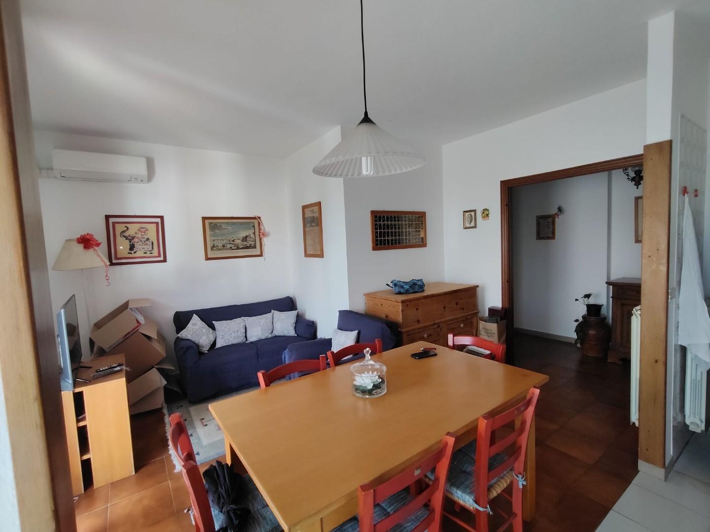 Trilocale con terrazzo a Cascina