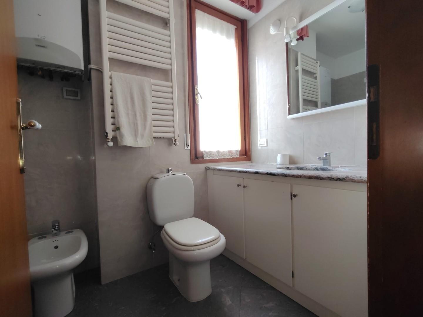 Trilocale con terrazzo a Cascina