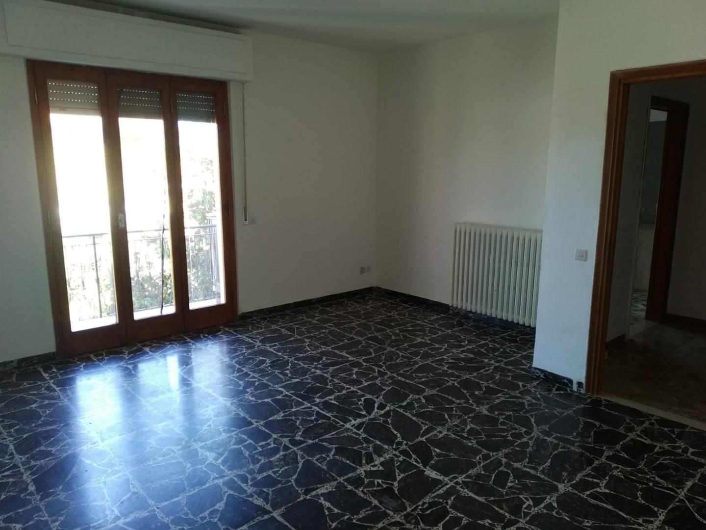 Quadrilocale con giardino a Cascina