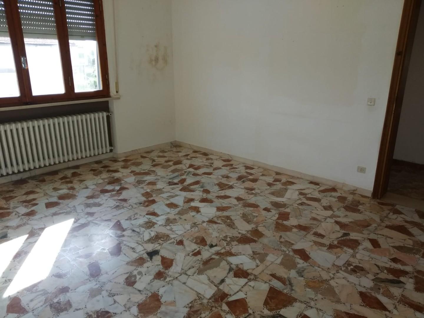 Quadrilocale con giardino a Cascina