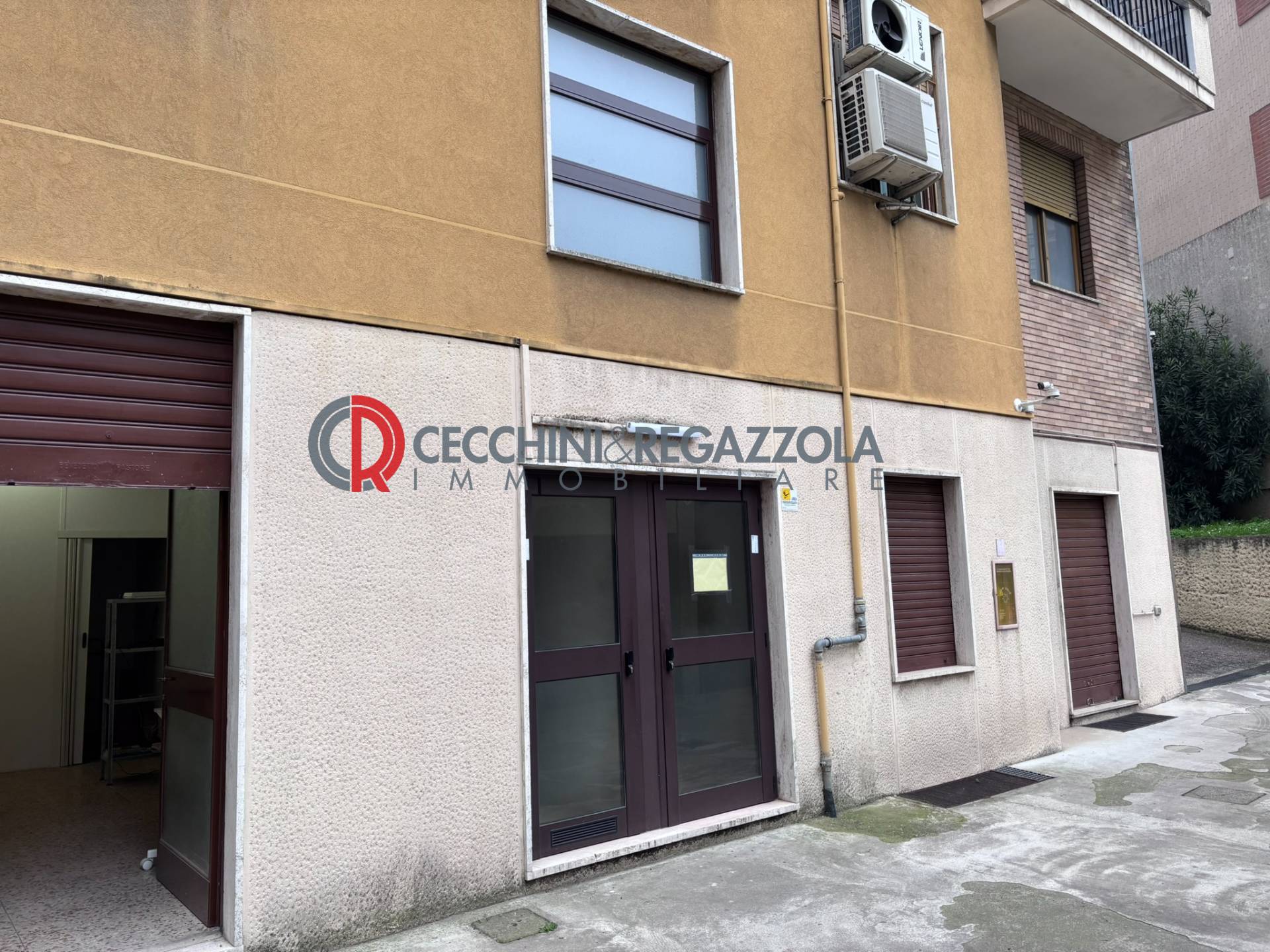 Magazzino in affitto a Milano, Monza