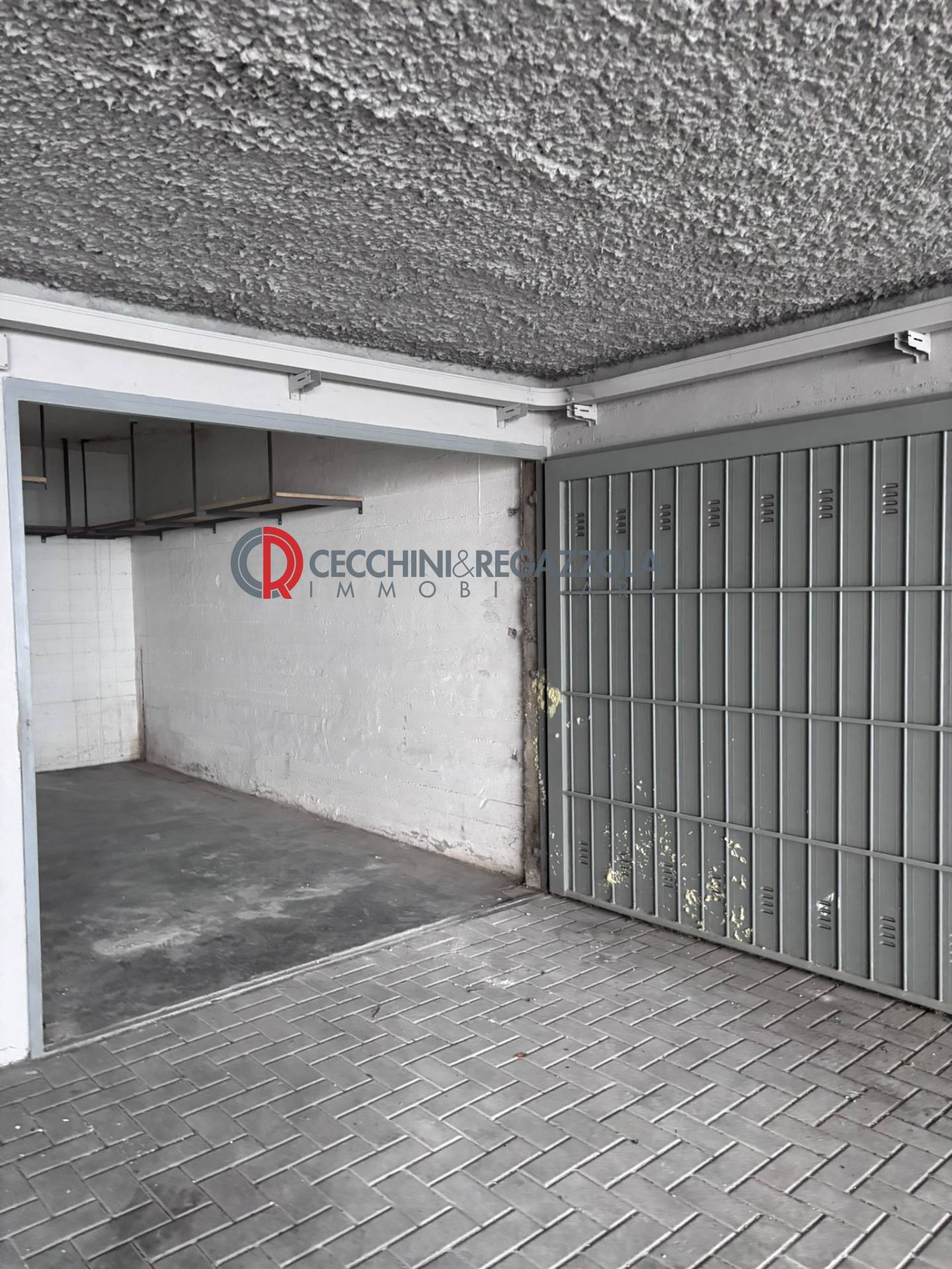 Box o garage in vendita a Milano, Novara