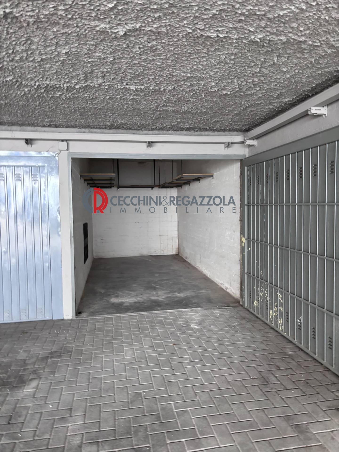 Box o garage in vendita a Milano, Novara