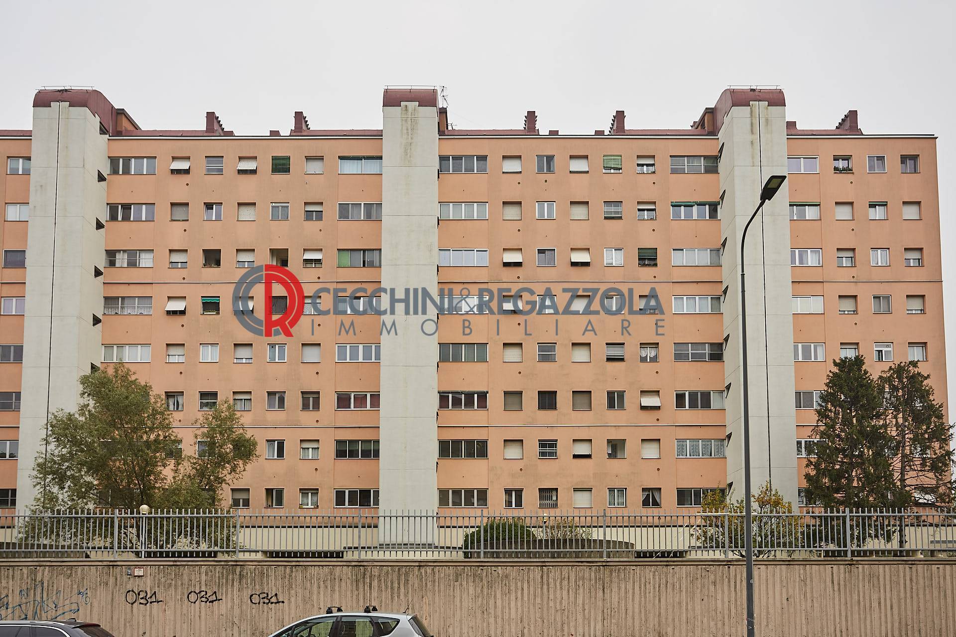 Box o garage in vendita a Milano, Novara