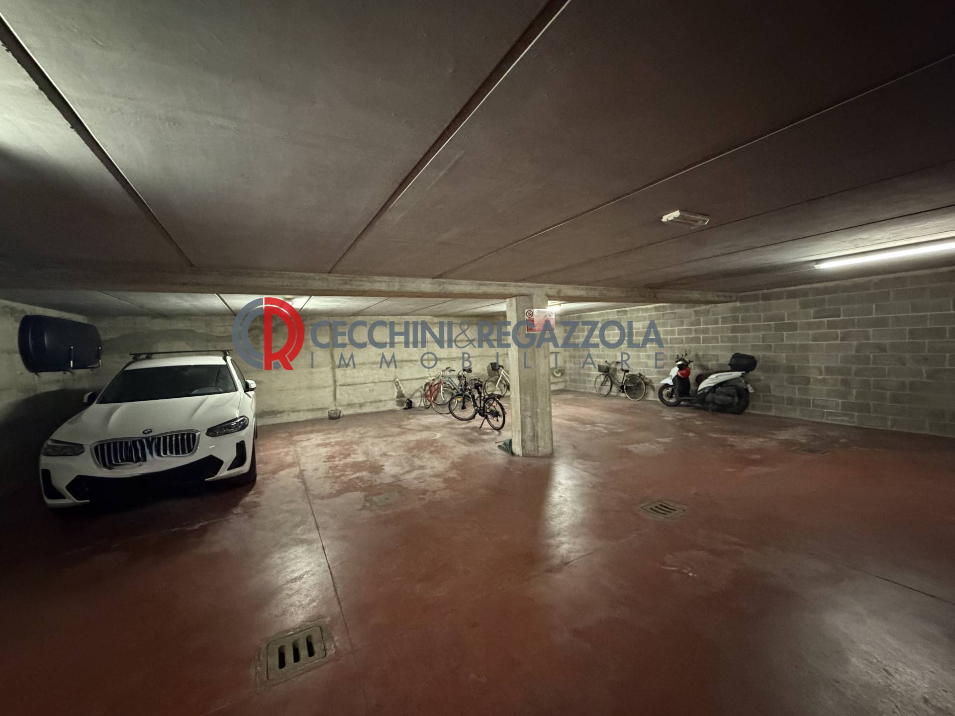 Posto auto coperto in vendita a Milano