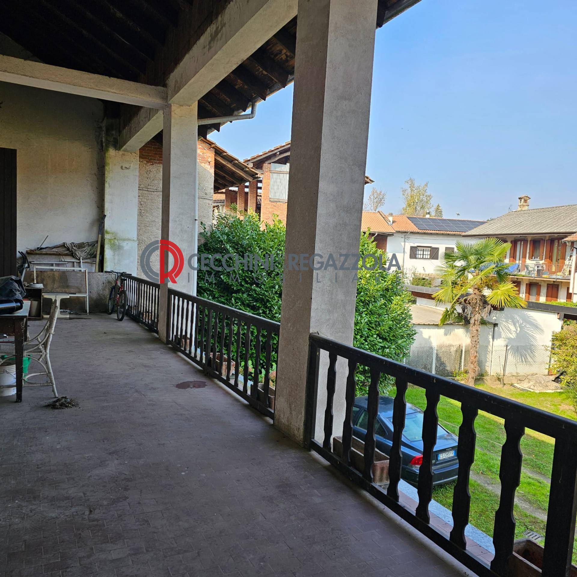 Casale con giardino e terreno in vendita a Fontaneto d'Agogna