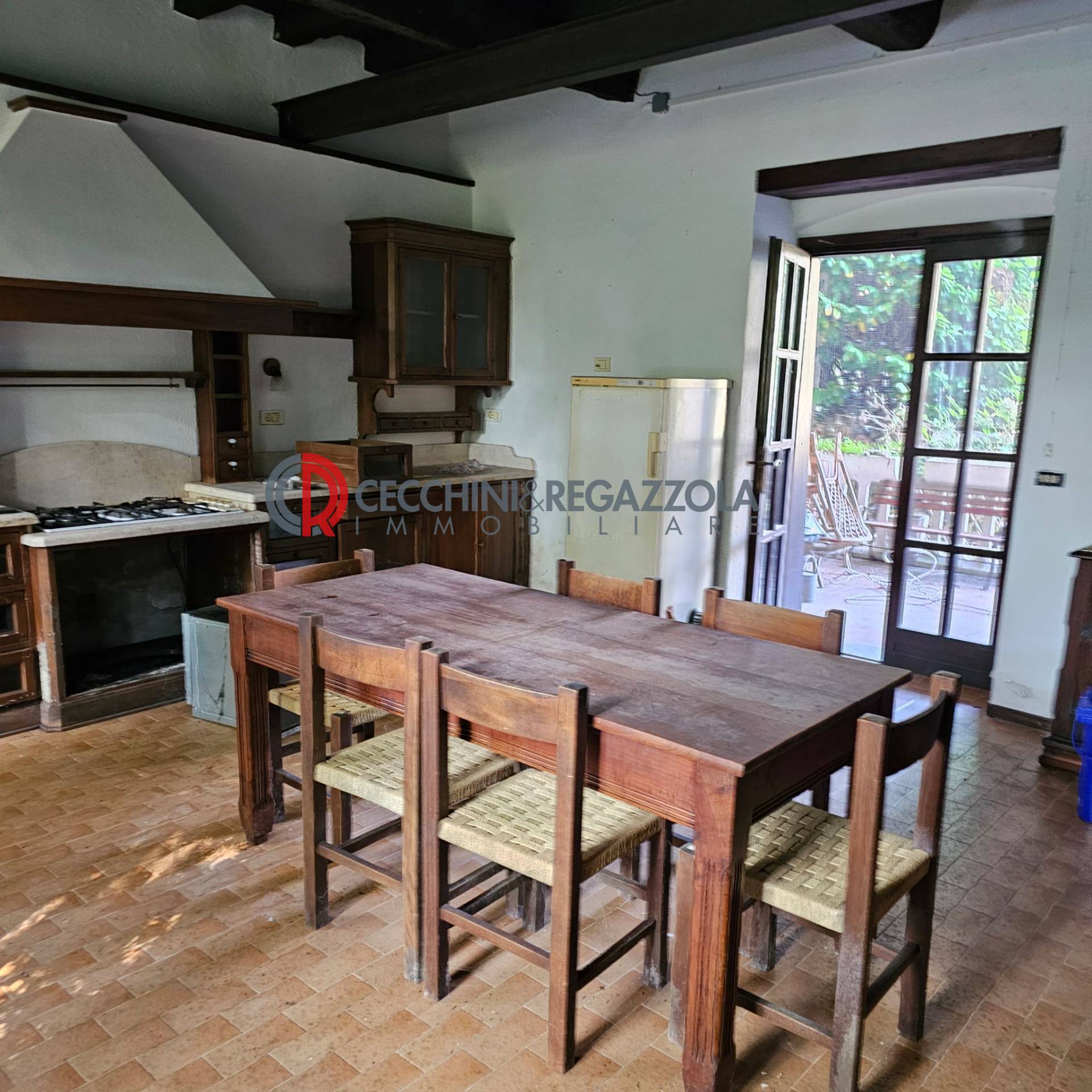 Casale con giardino e terreno in vendita a Fontaneto d'Agogna