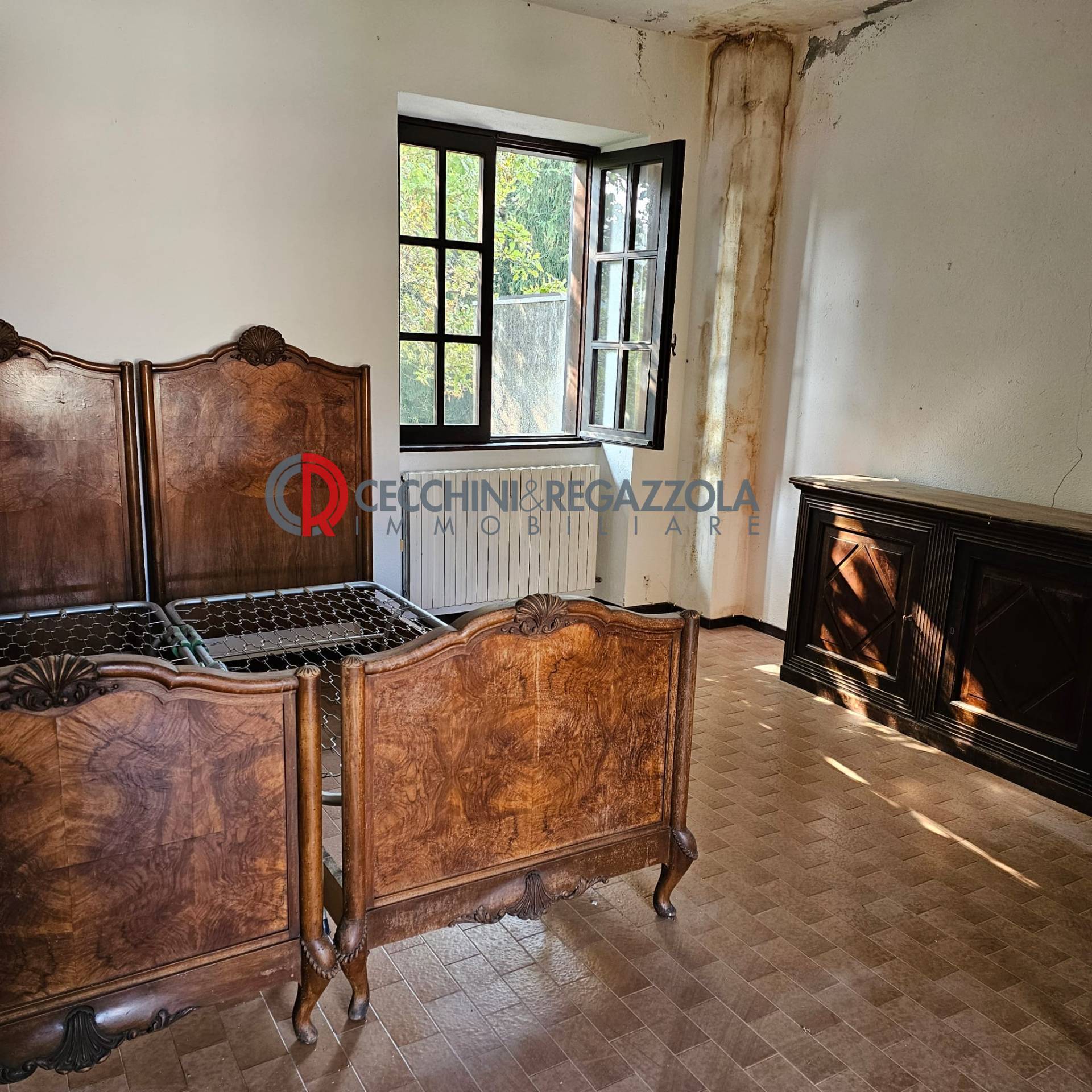 Casale con giardino e terreno in vendita a Fontaneto d'Agogna