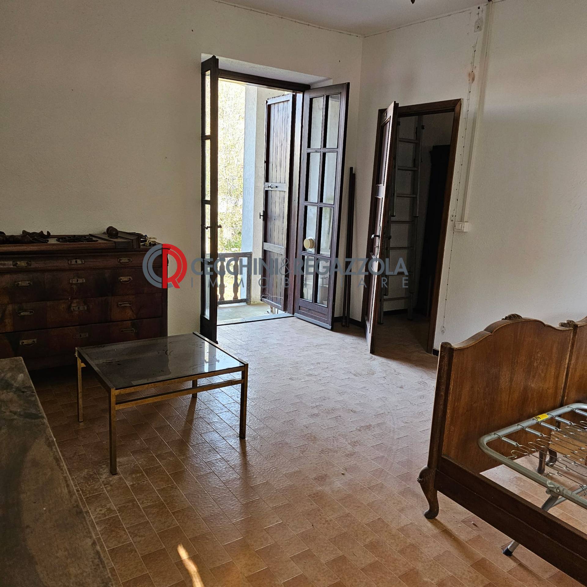 Casale con giardino e terreno in vendita a Fontaneto d'Agogna