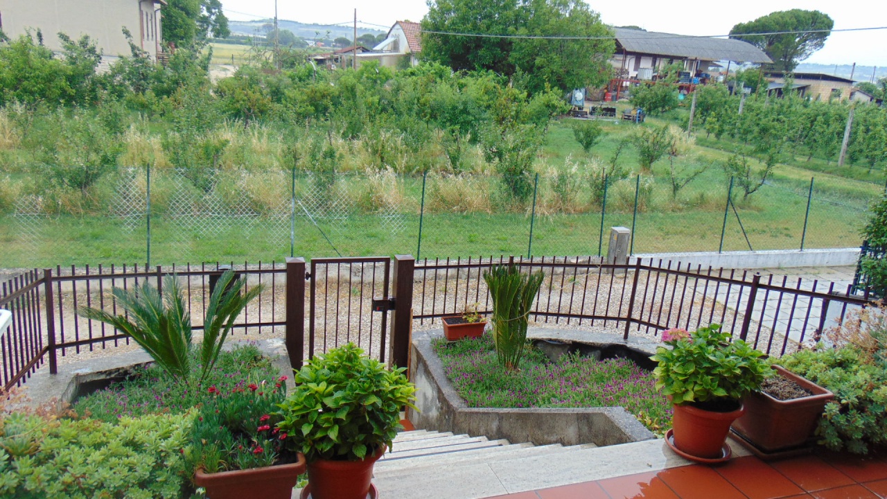 Villa con giardino a Deruta