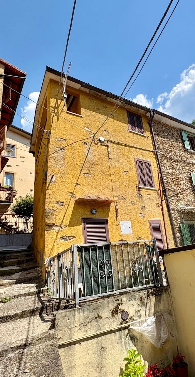 Casa indipendente con terrazzo, Stazzema retignano