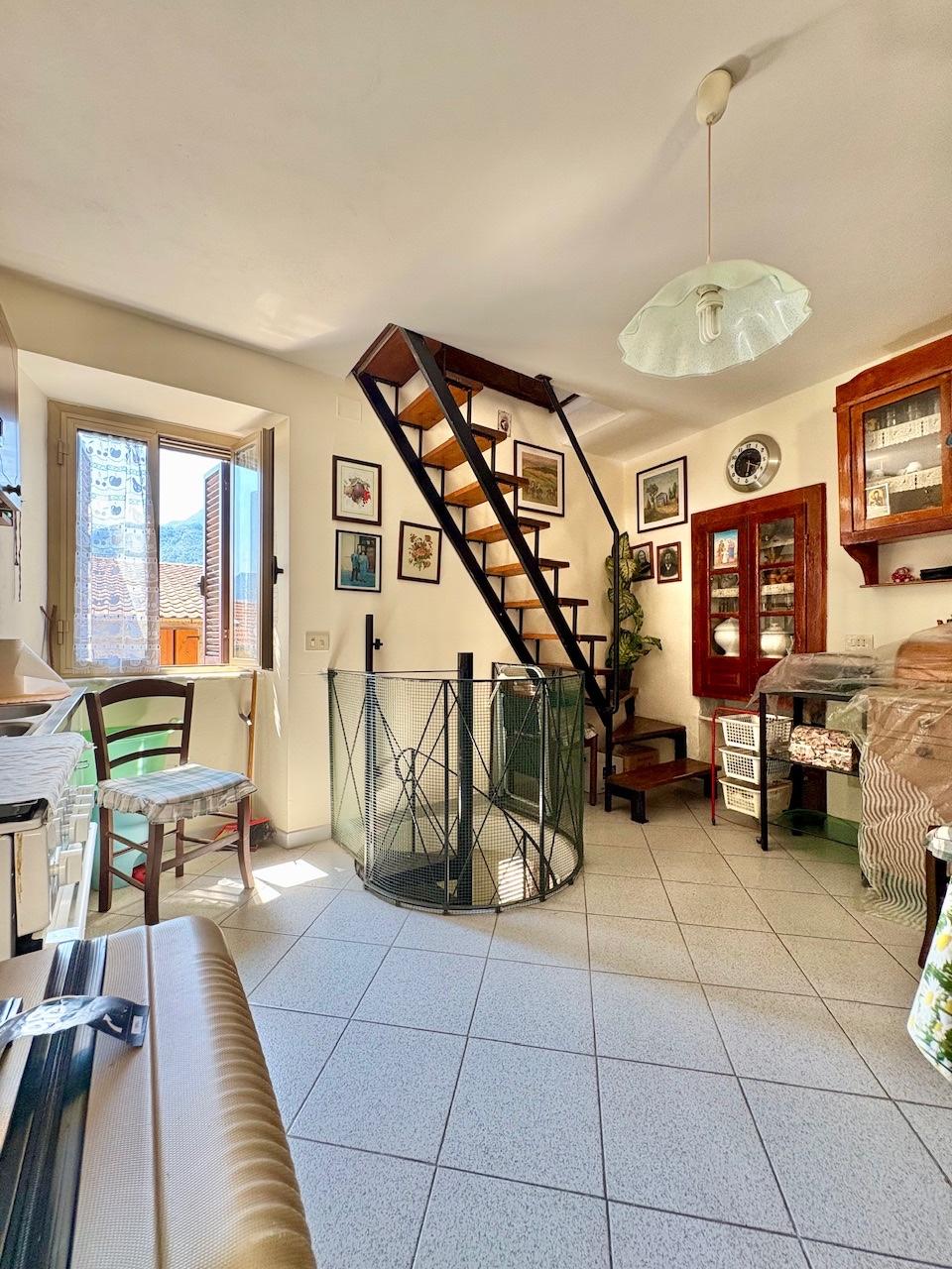 Casa indipendente con terrazzo, Stazzema retignano