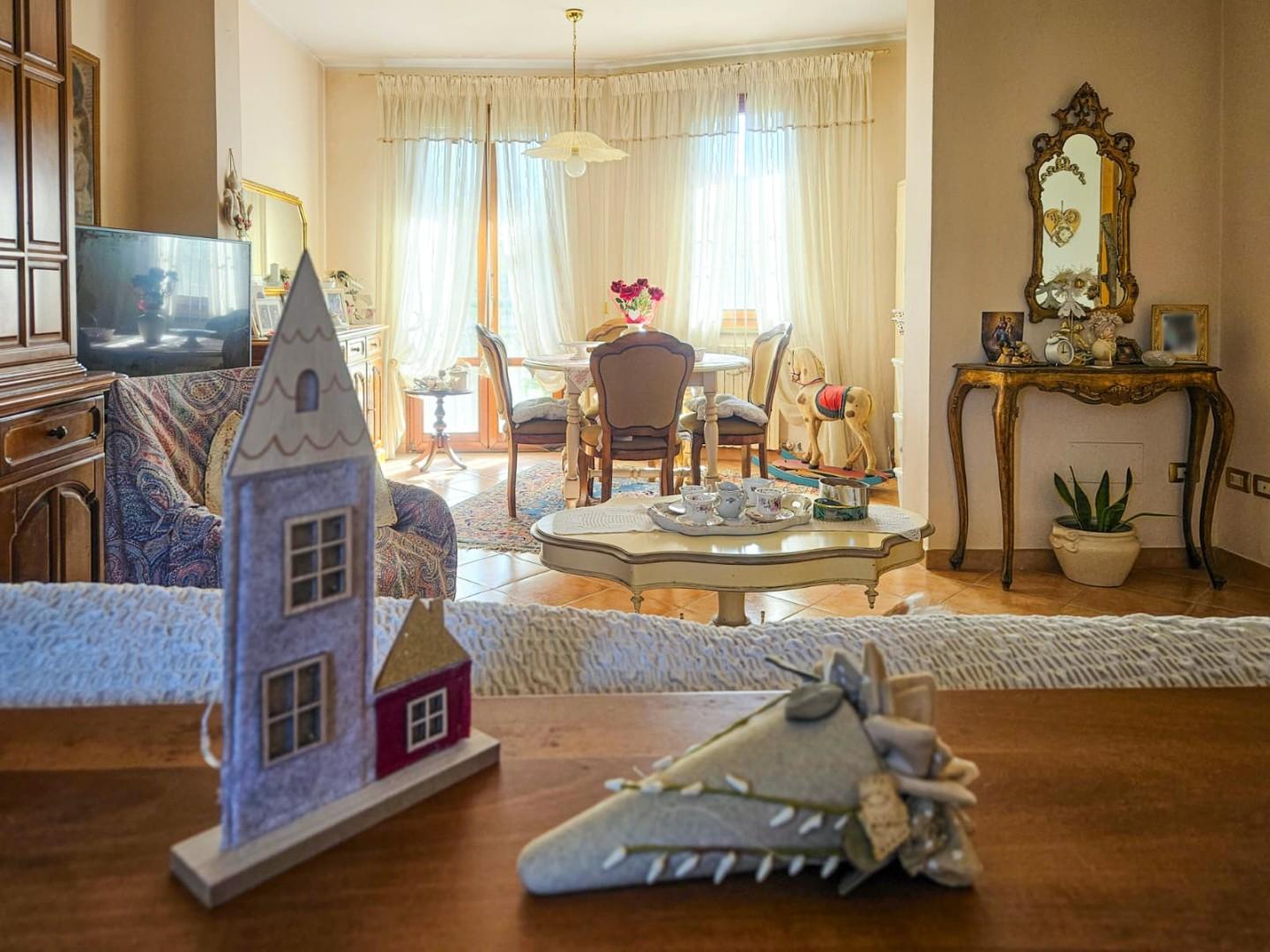 Villa Bifamiliare con giardino a Cascina