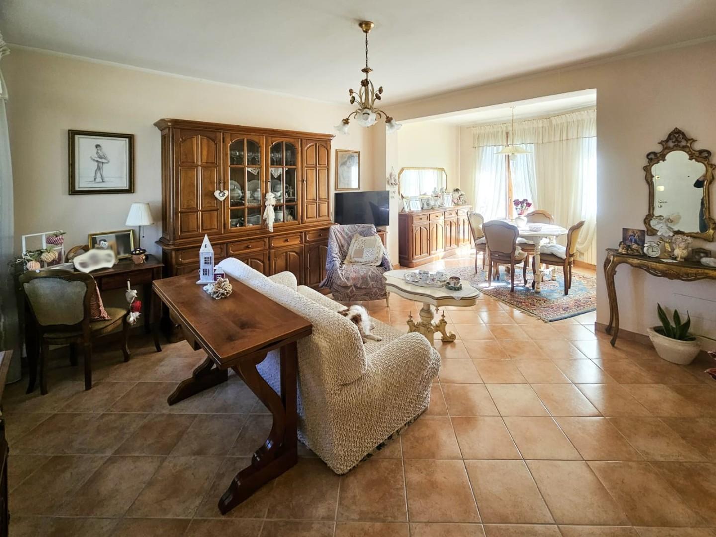 Villa Bifamiliare con giardino a Cascina