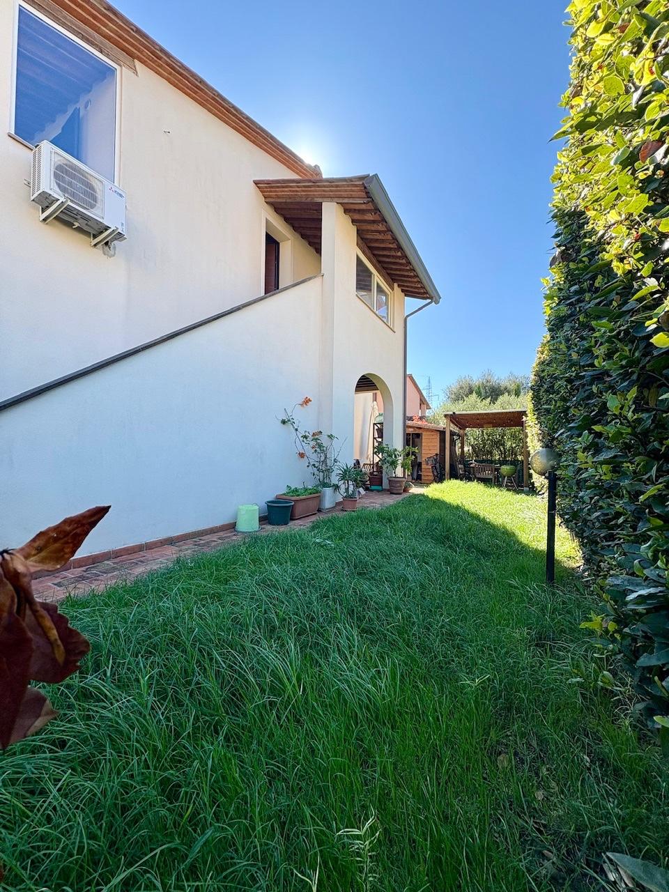 Trilocale arredato in affitto, Calcinaia fornacette