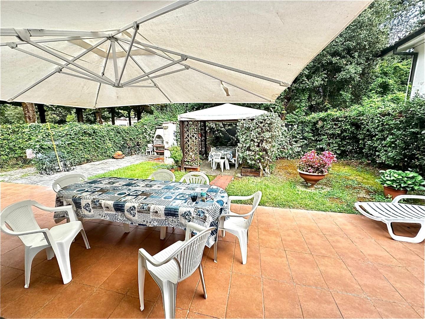 Casa indipendente con giardino, Massa ronchi