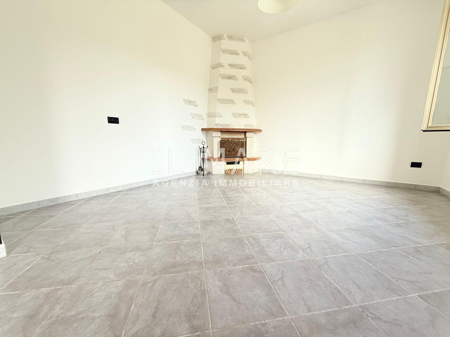 Villa Bifamiliare con giardino, Massa zona ospedale