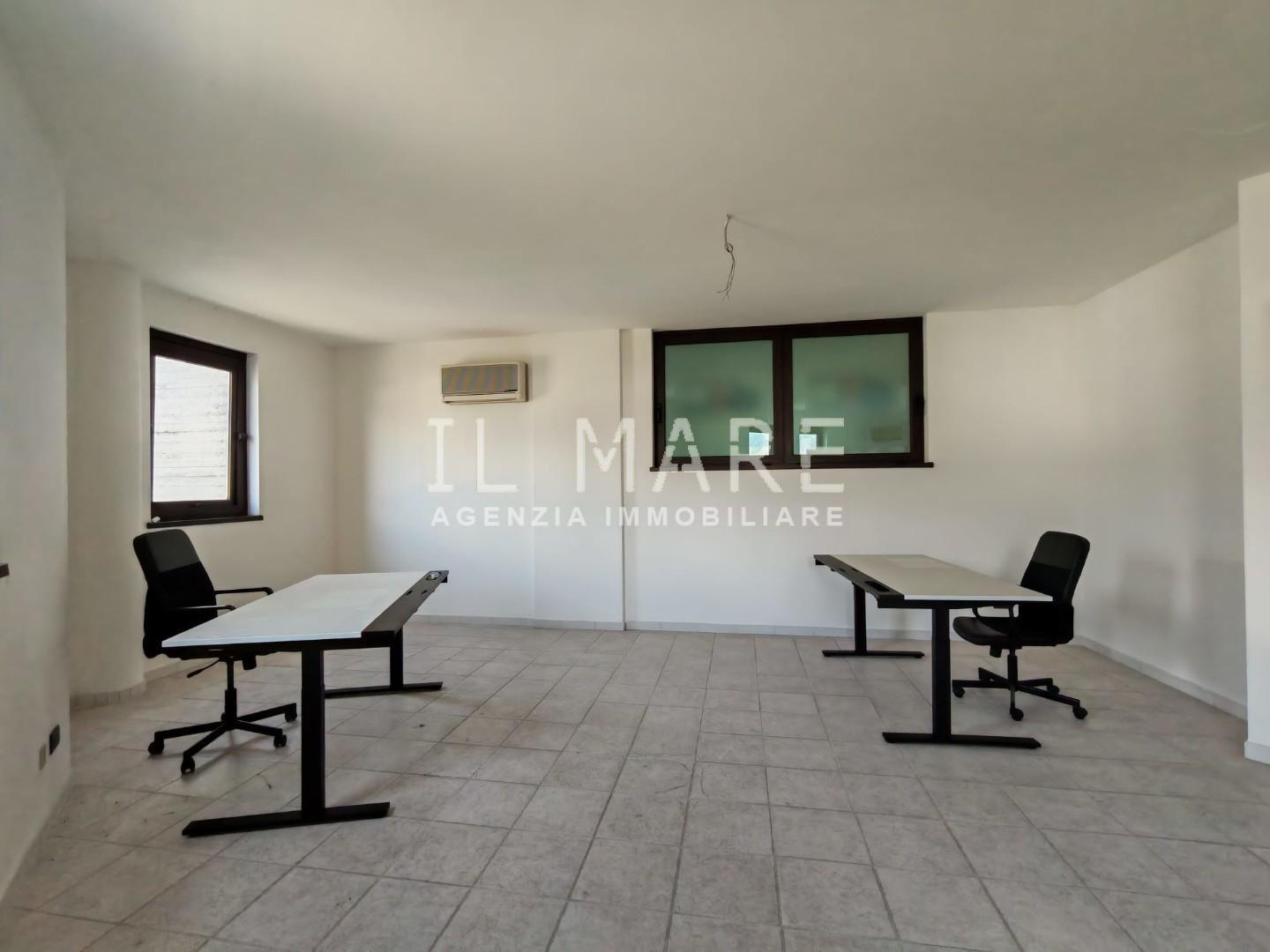 Ufficio in vendita, Massa zona viali