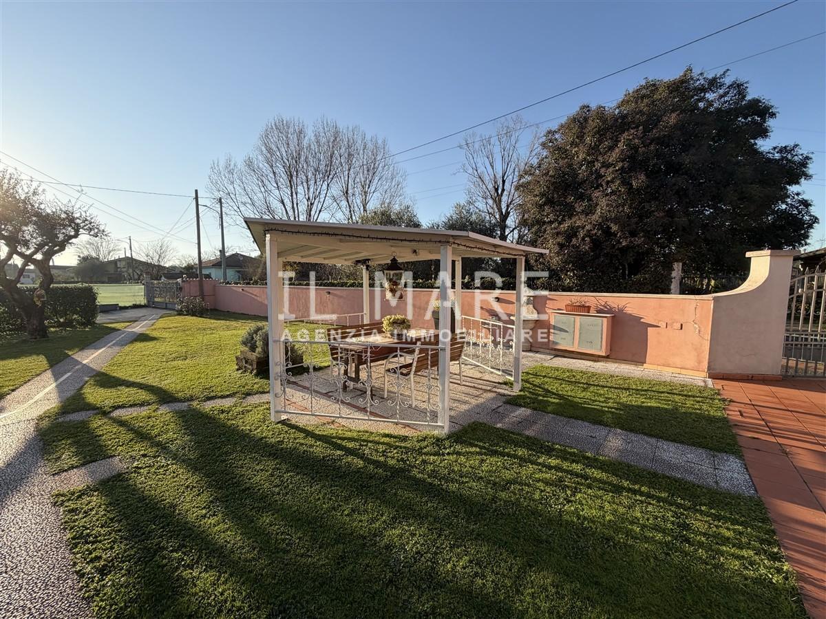 Casa indipendente con giardino, Massa alteta