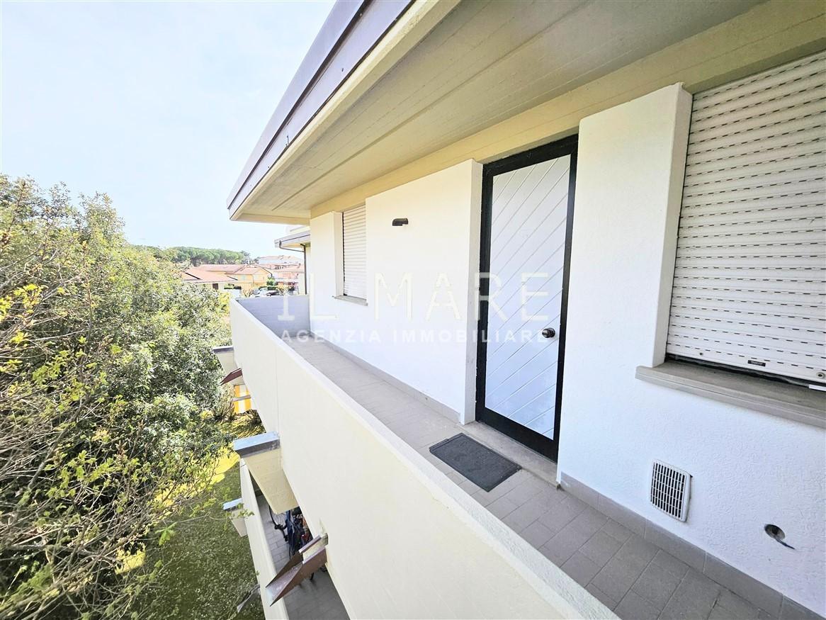 Quadrilocale con terrazzo, Massa ronchi