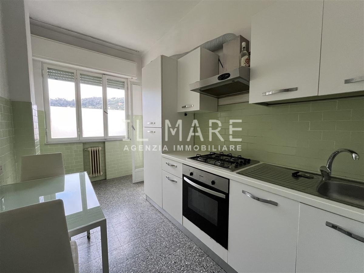 Trilocale in vendita, Massa centro