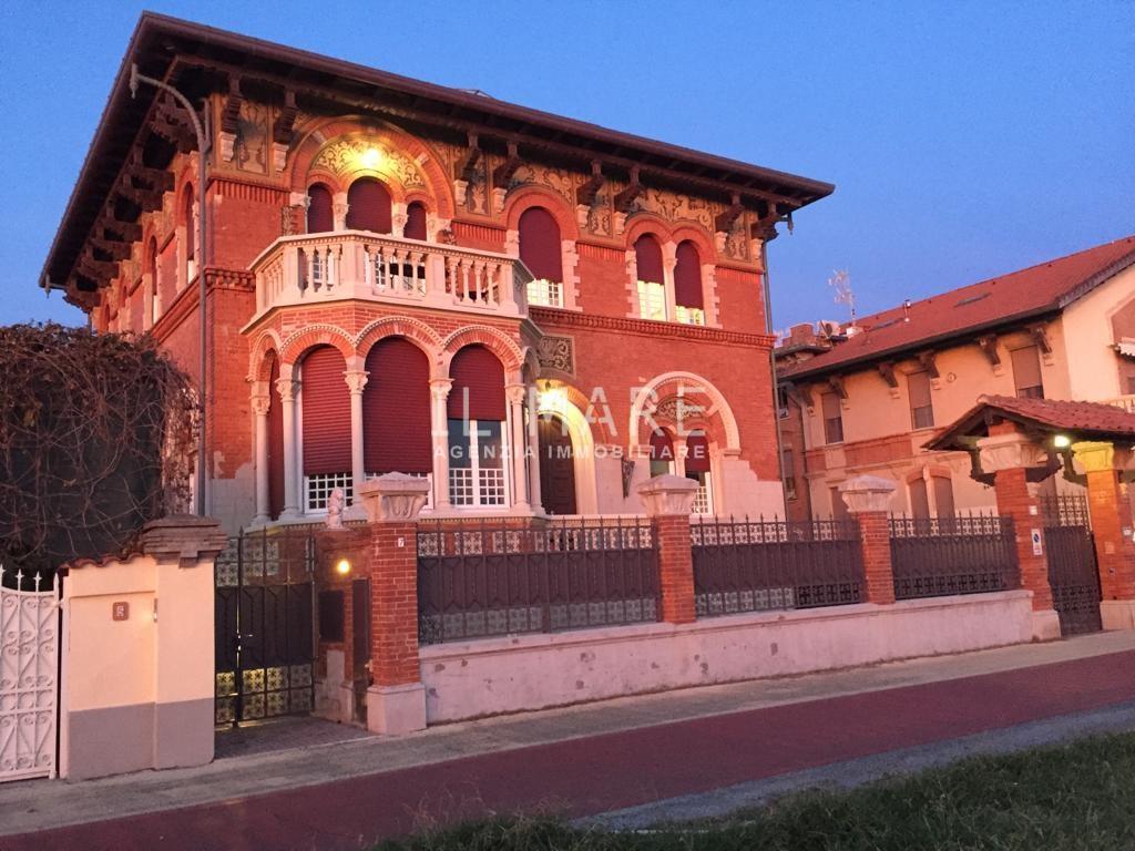 Villa in vendita, Massa marina di