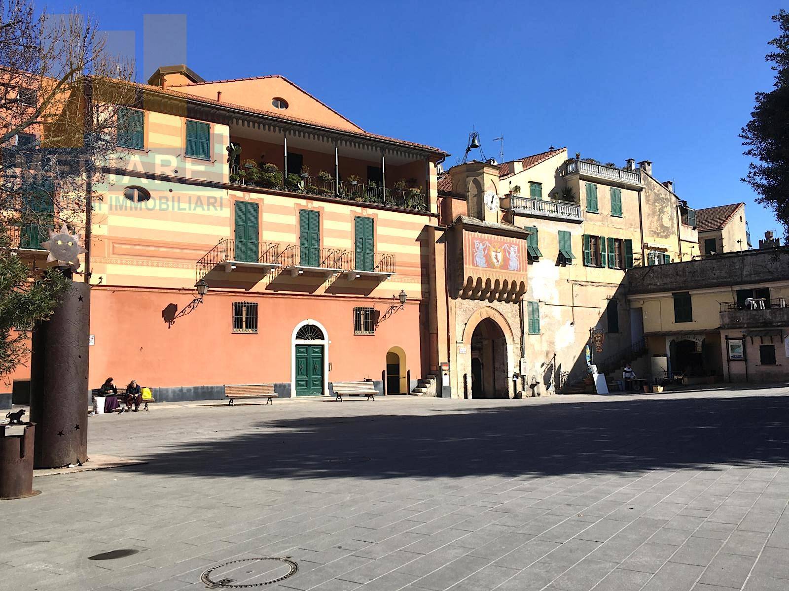 Appartamento in vendita a Finale Ligure, Finalborgo