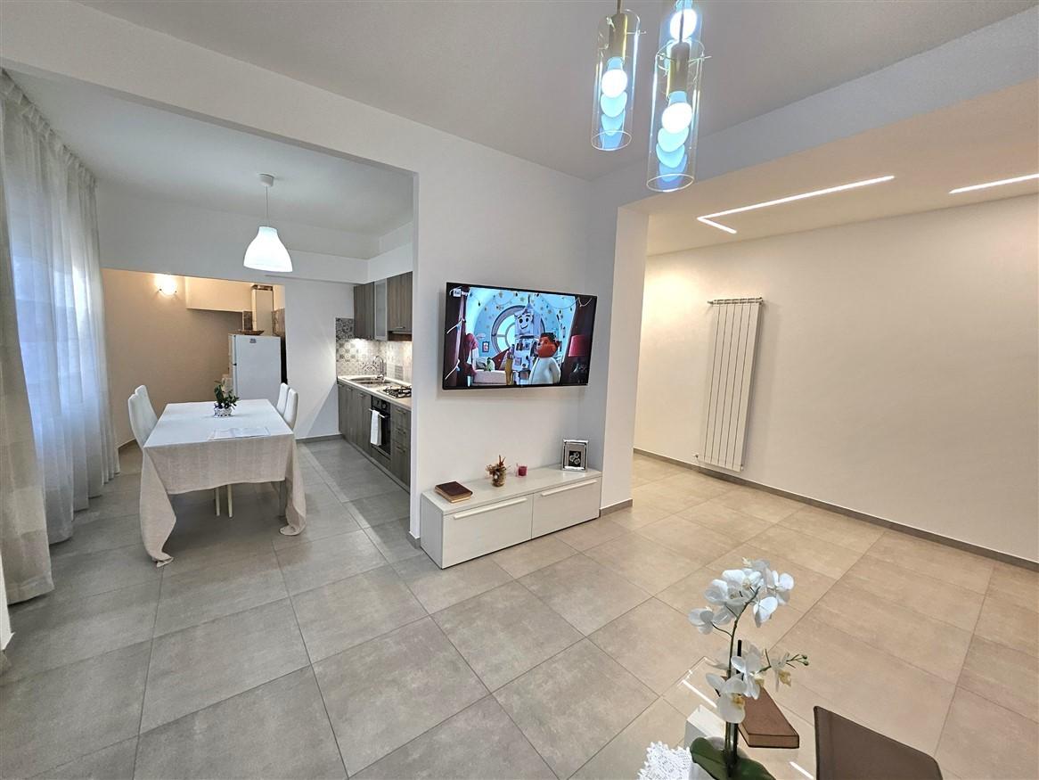 Quadrilocale ristrutturato, Carrara marina di