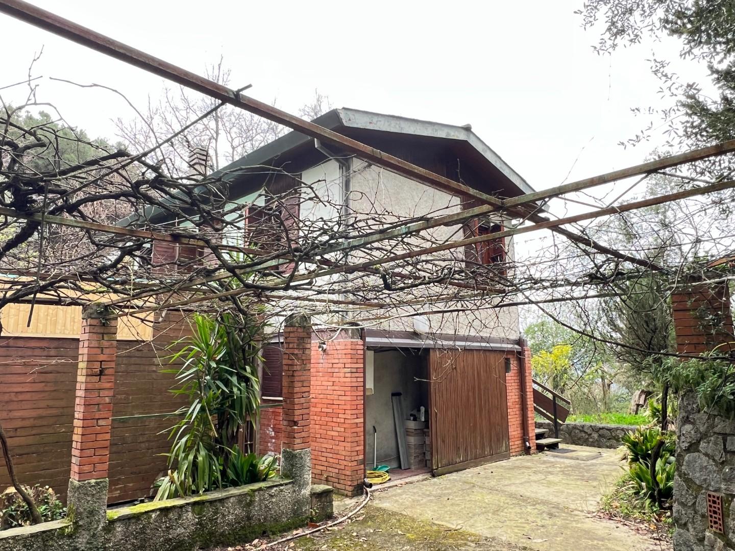 Villa con giardino, Massa san carlo