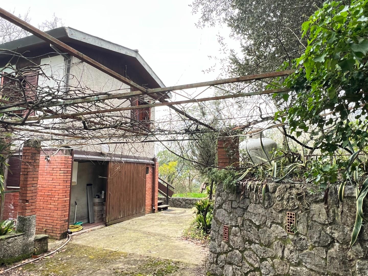 Villa con giardino, Massa san carlo