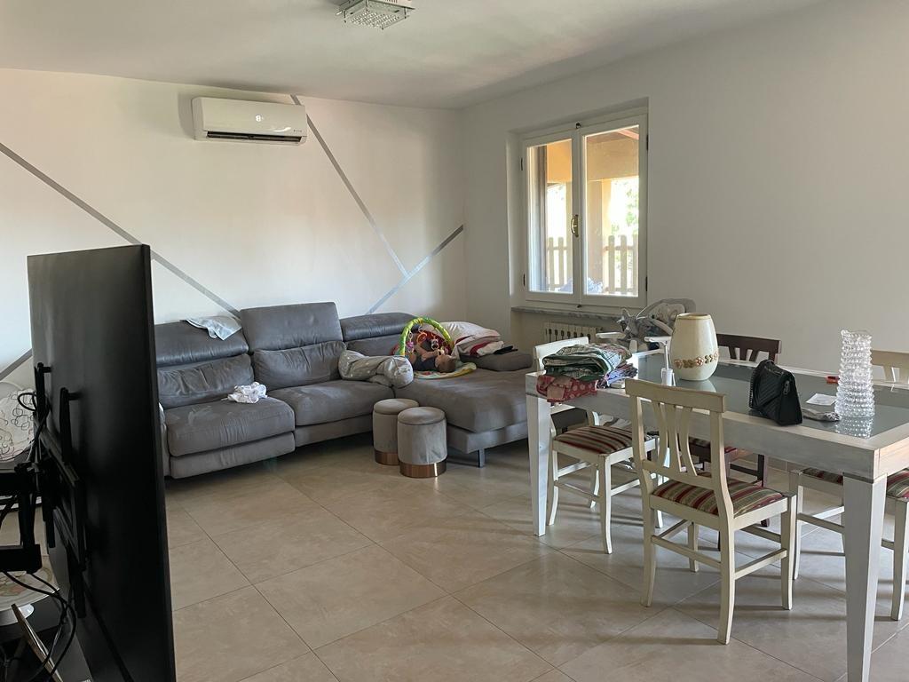 Appartamento ristrutturato, Massa marina di