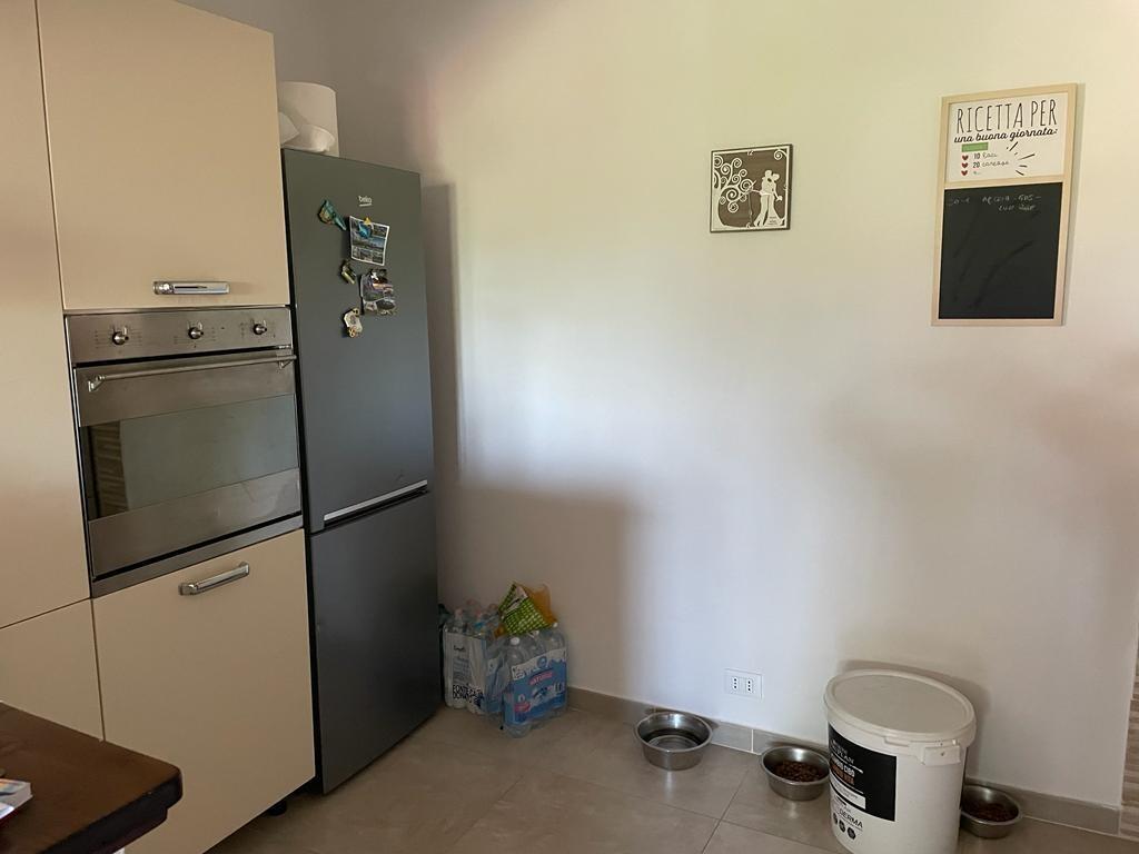 Appartamento ristrutturato, Massa marina di