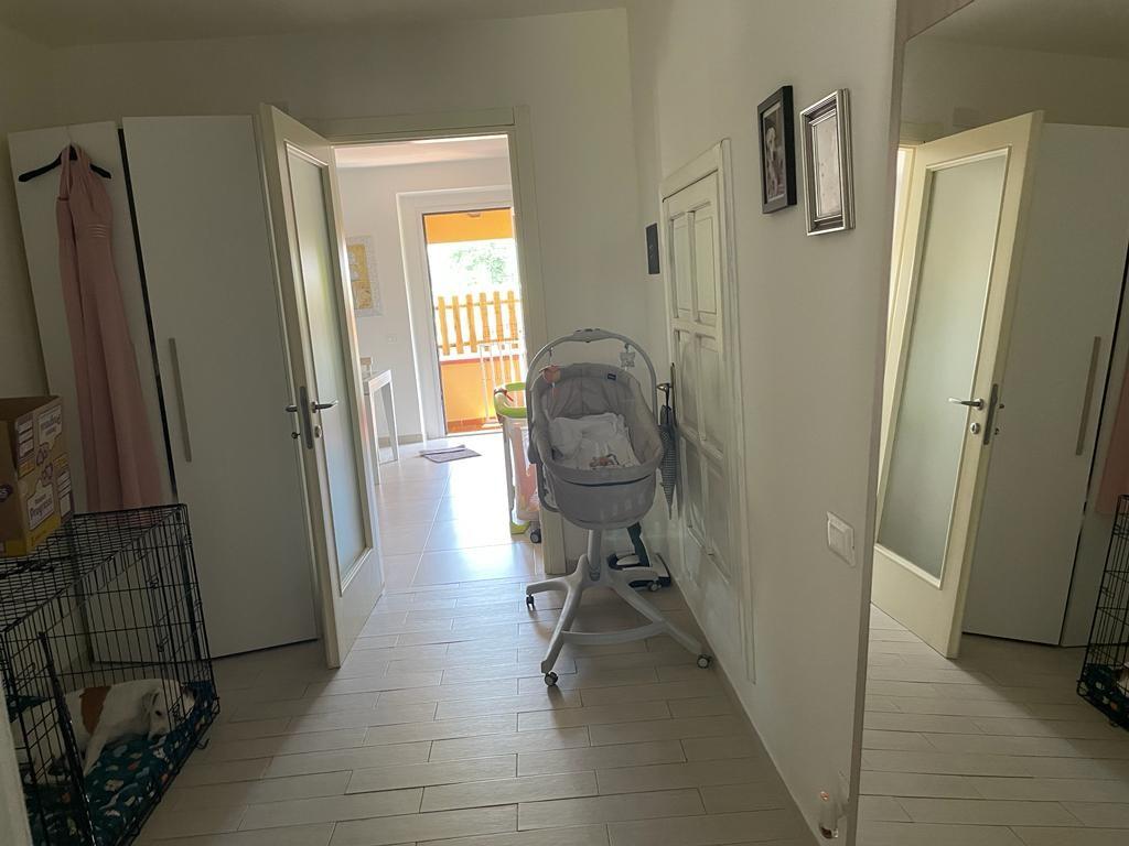 Appartamento ristrutturato, Massa marina di