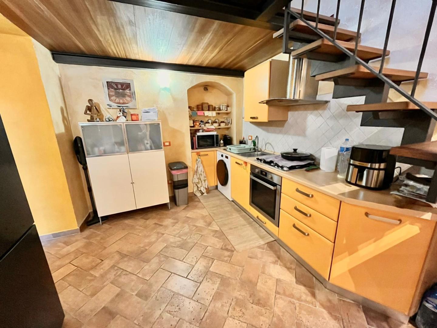 Trilocale ristrutturato, Massa centro storico