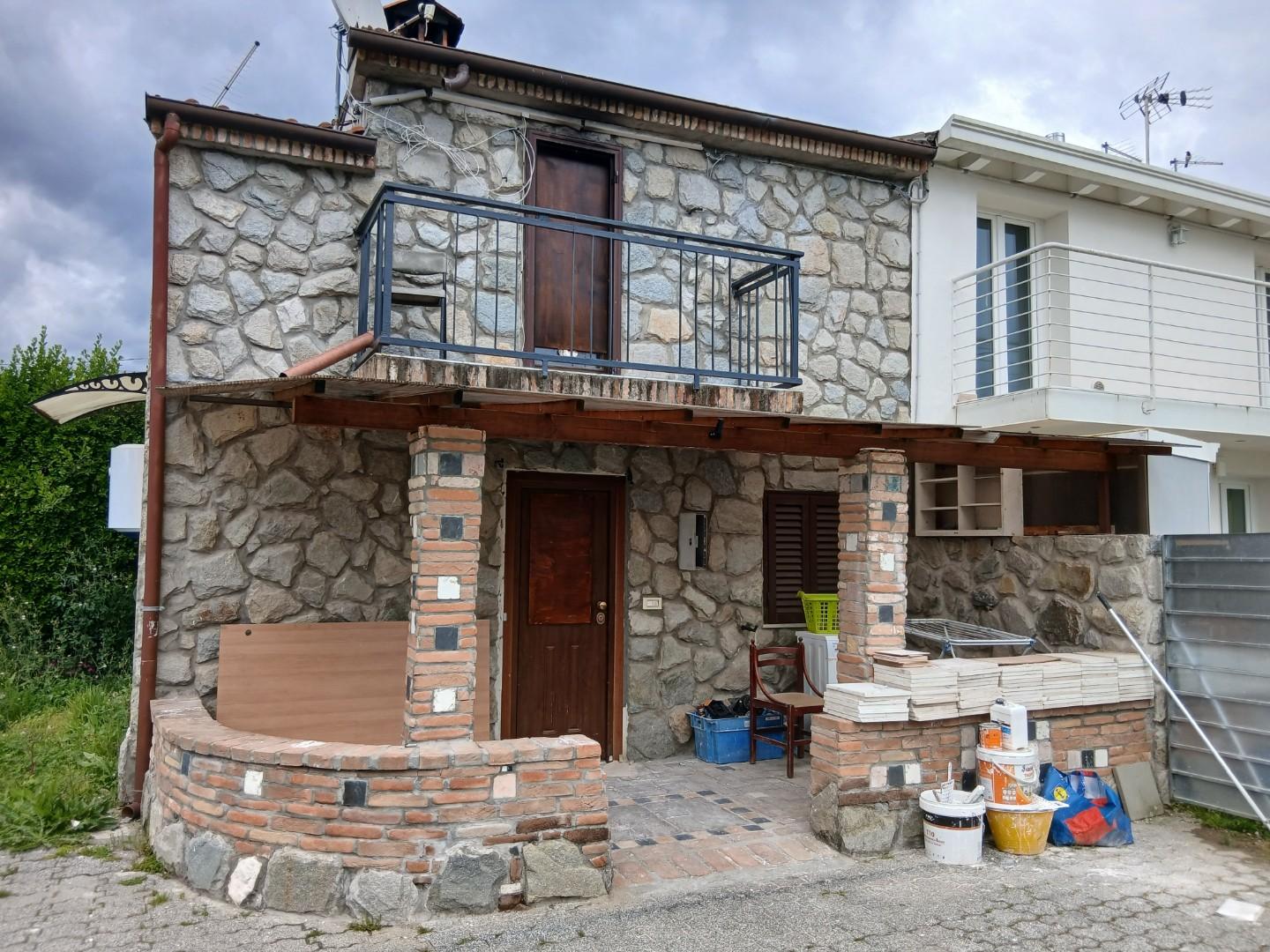 Villa Trifamiliari con giardino, Massa alteta