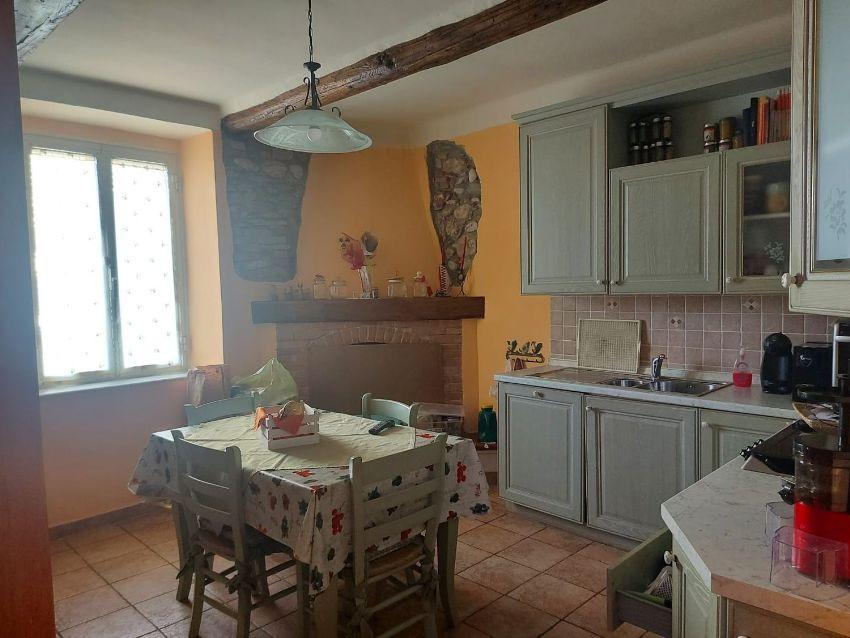 Casa indipendente in vendita a Massa