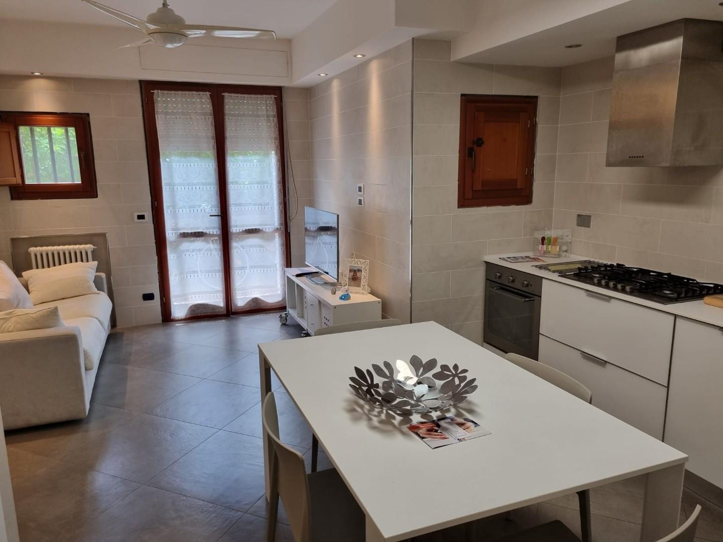 Villa ristrutturata, Massa marina di