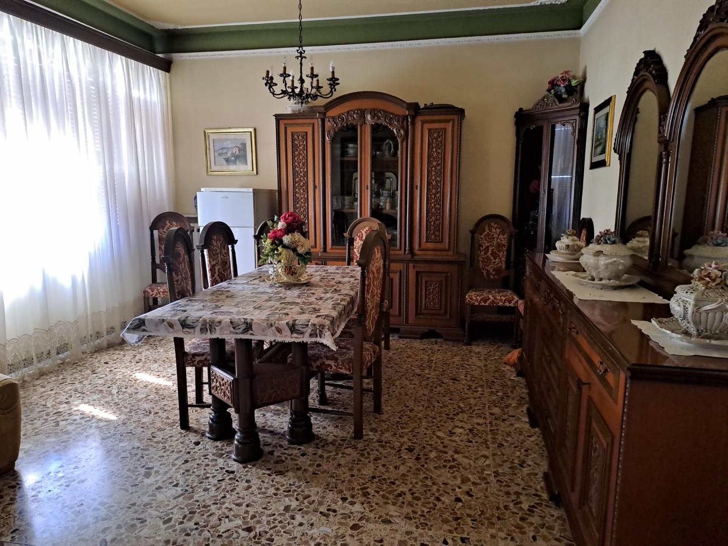 Appartamento arredato in affitto, Massa zecca